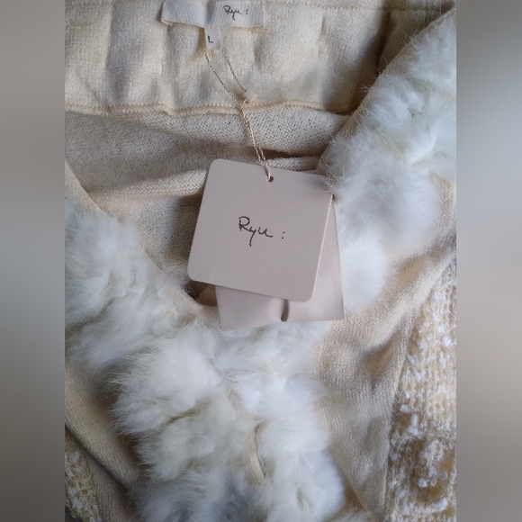 NWT Rabbit Fur Detail Fitted Long Sleeve Cardigan Ivory Cream Large - Picture 9 of 12